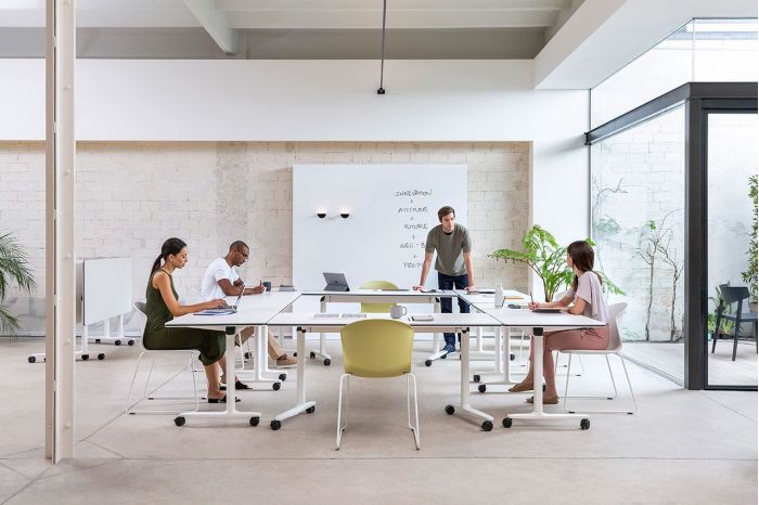 La oficina en movimiento: ¿por qué la rigidez es el enemigo de tu productividad?